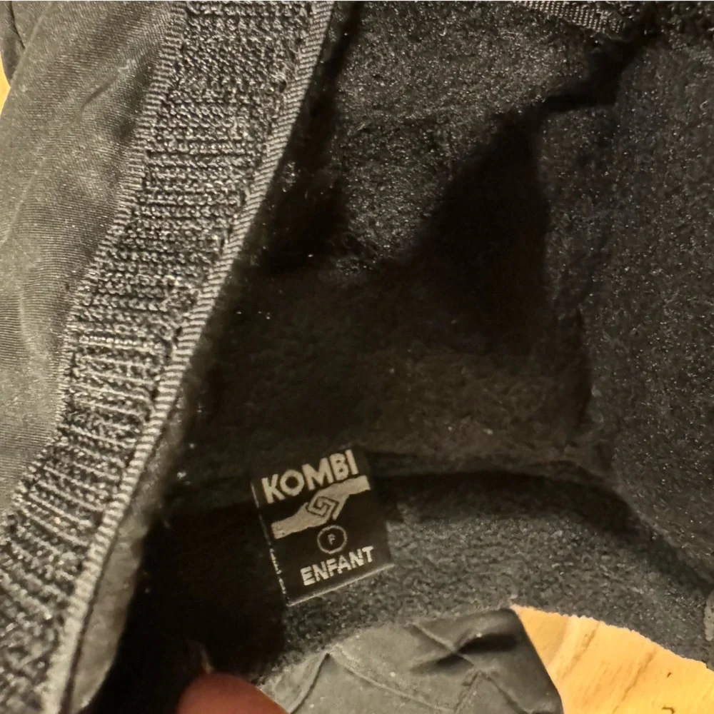 Kombi Winter Ski Mittens Children’s Size S Black